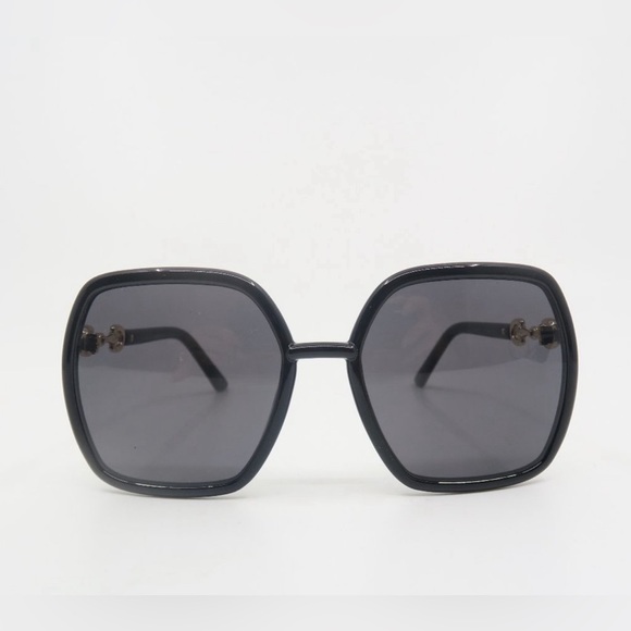 NWT Gucci GG0890S 001 black and grey lenses, beautiful sunglasses - Picture 1 of 9